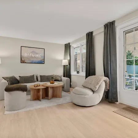 In Centrum With Parking شقة *